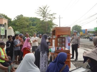 Kegiatan sarapan gratis kepada masyarakat