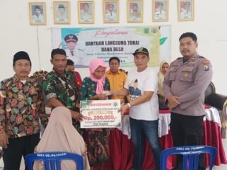 Sertu Amir S melaksanakan kegiatan pemantauan dan monitoring kegiatan Pelaksanaan Pembagian BLT DD Triwulan lV