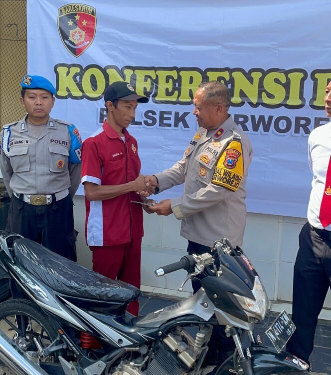 
					Konferensi pers Polsek Purworejo 