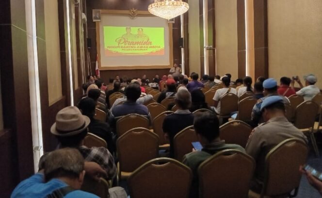 
					Tingkatkan Sinergitas, Kapolres Pasuruan Gelar Ngopi Bareng Bersama Awak Media