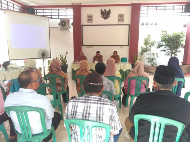 
					Musyawarah Pembentukan Koperasi Merah Putih kelurahan Kandangsapi