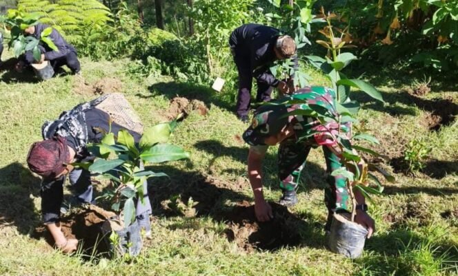 
					Tanam Pohon Bersama, Simbol Kepedulian Terhadap Kelestarian Alam