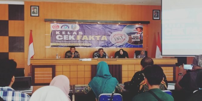 
					Kelas Cek Fakta Dinas Kominfo Provinsi Jatim Bersama Kominfo Kota Pasuruan dan KIM Se-Kota Pasuruan